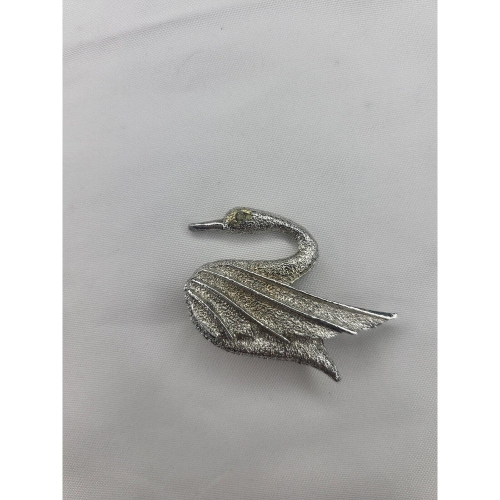Vintage DFA DuBarry Fifth Avenue Gold Tone Swan Brooch Pin Stamped DFA B43